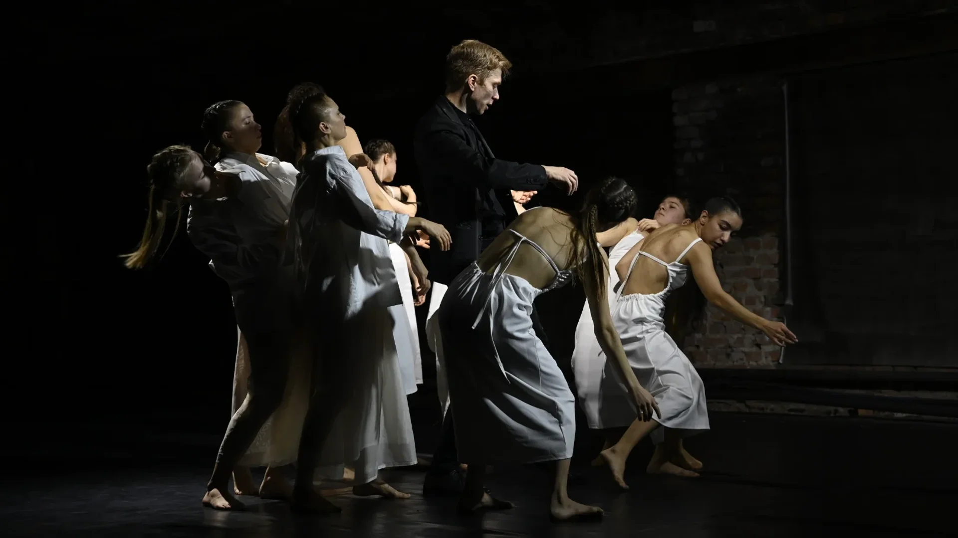 Постановщик - Драма и пластическое искусство