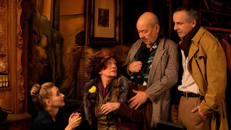 Все любят мисс Кронки